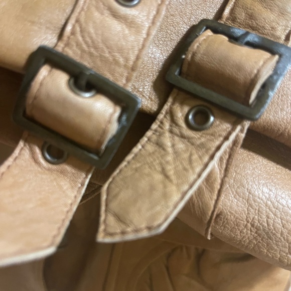 Woman's Tan Coloured Danier Leather Jacket size Small - Picture 4 of 7